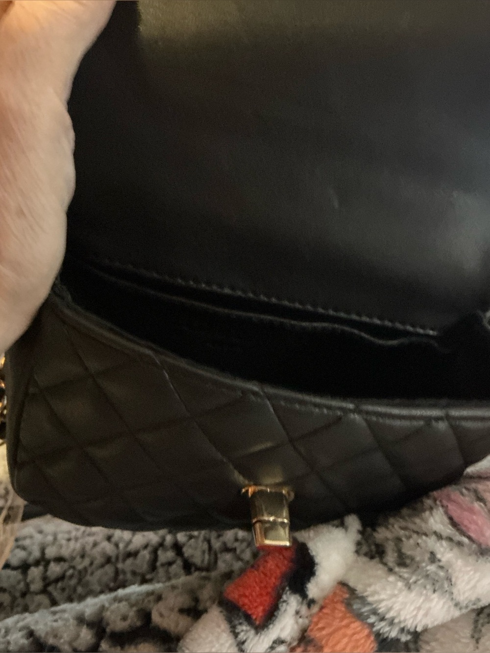 Like Dreams Black Quilted Flap Crossbody Bag Gold Chain Mini Purse - Picture 3 of 10